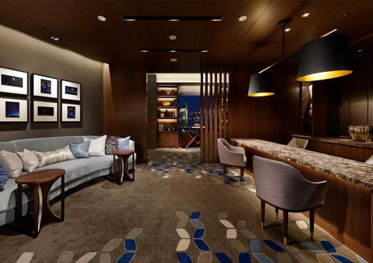 EXECUTIVE LOUNGE at Yokohama Bay Sheraton Hotel & Towers, Japan<br>Photos by Nacása & Partners Inc.